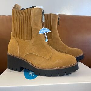 Aqua College Dream Waterproof Boots with Front Hidden Zipper women’s size 7.5